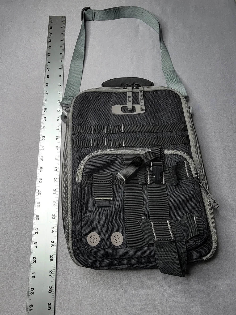 Oakley Checkpoint Vertical Laptop Messenger Bag Black Padded Tactical Size 11X14